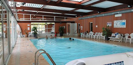 Piscine couverte camping
